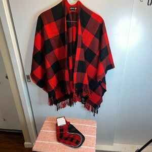 NWOT•Red and Black Plaid Slipper Socks